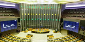 Fim da escala 6x1 avança na Câmara dos Deputados