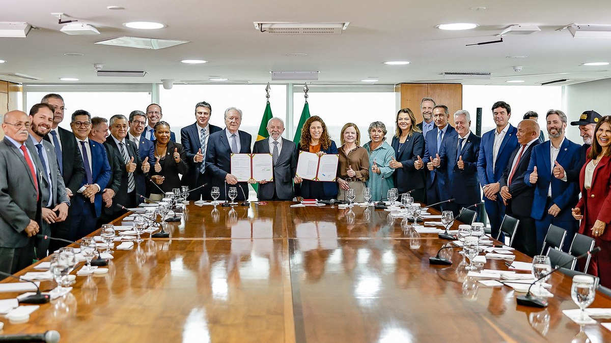 Presidente Lula e equipe, durante do PL, no  Palácio do Planalto 