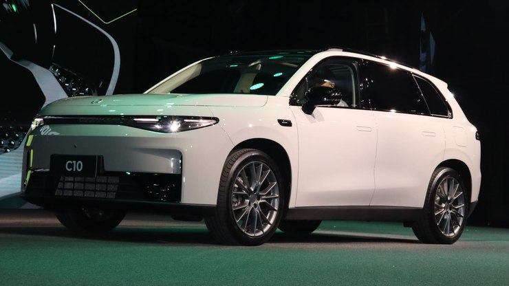 Leapmotor leva C10 elétrico e ultra-híbrido ao Salão do Automóvel