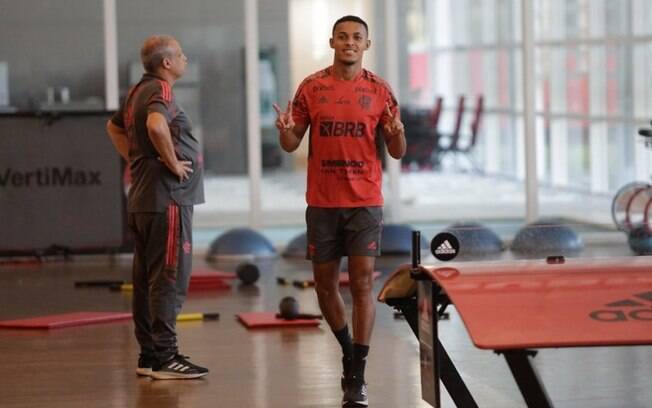 Lázaro revela apelido dado por David Luiz, e elogia zagueiro do Flamengo: 'Só tenho a agradecer pelo suporte'