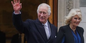Rei Charles III ganha alta após internação repentina