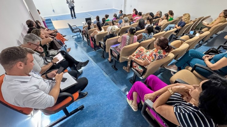Conscientização sobre fibromialgia marca encontro em Vinhedo