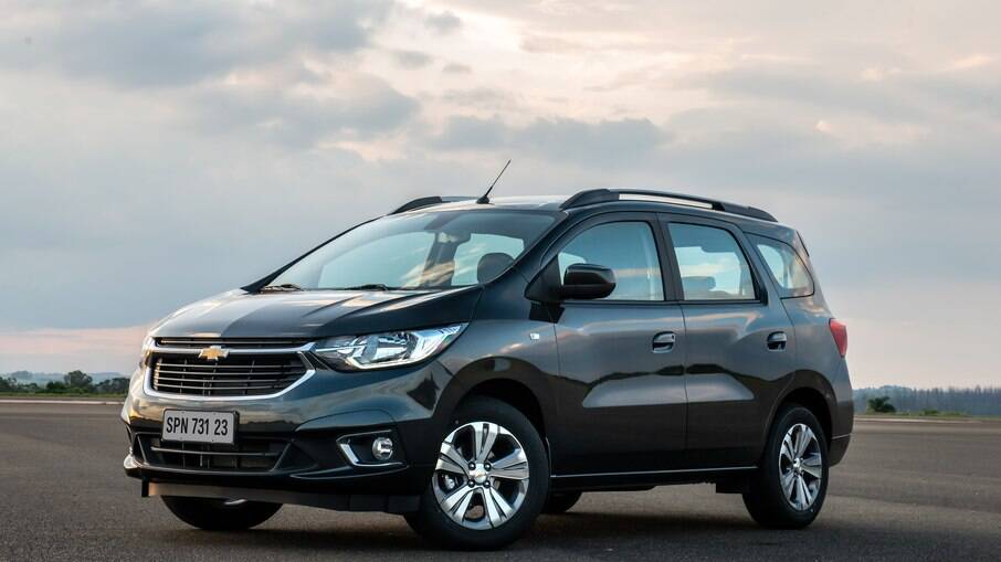 Chevrolet Spin 2023 ainda resiste no mercado brasileiro com poucas mudanças entre um mar de  SUVs