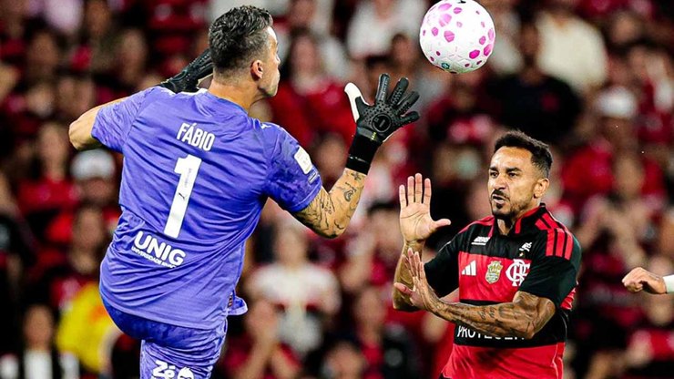 Cirurgia%20de%20Danilo%2C%20do%20Flamengo%2C%20%C3%A9%20realizada%20com%20sucesso
