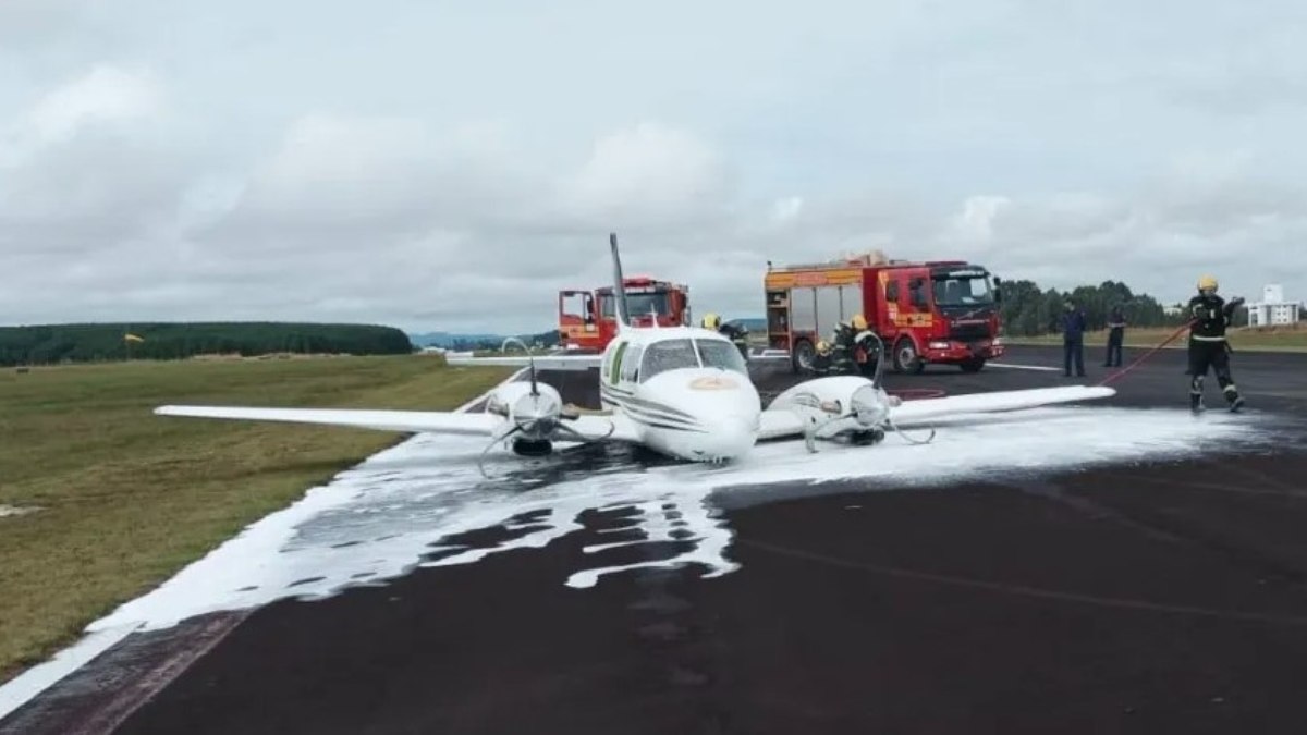 Avião do Corpo de Bombeiros fez pouso de emergência em Lages (SC