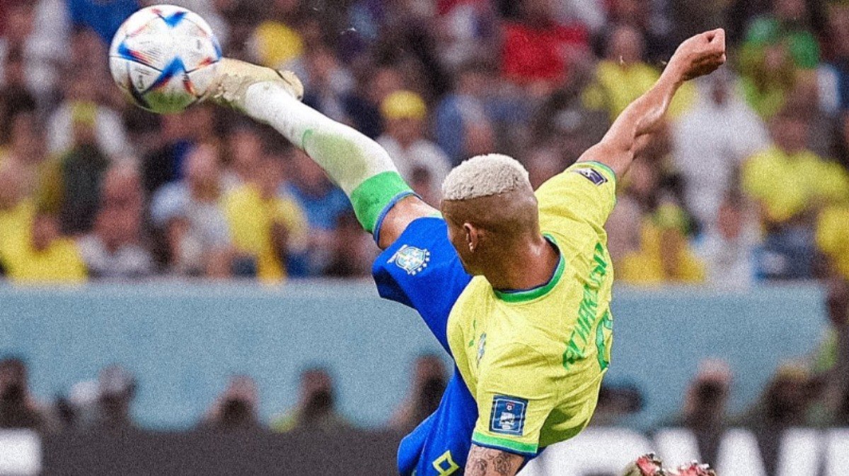 Atacante Richarlison marcou os dois gols do Brasil na estreia da Copa do Mundo