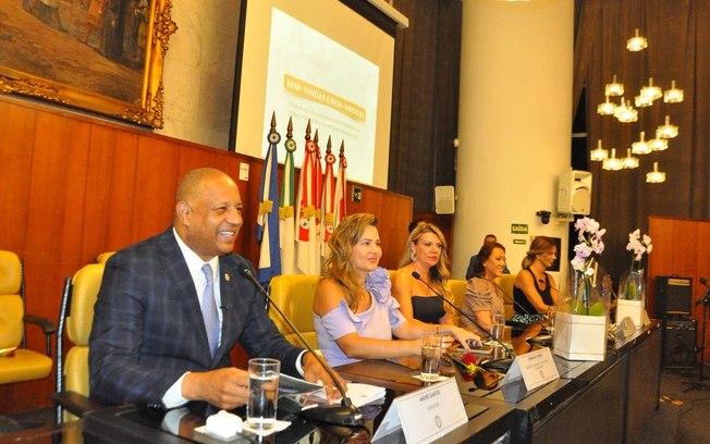 Cem mulheres empreendedoras são homenageadas na Câmara de SP