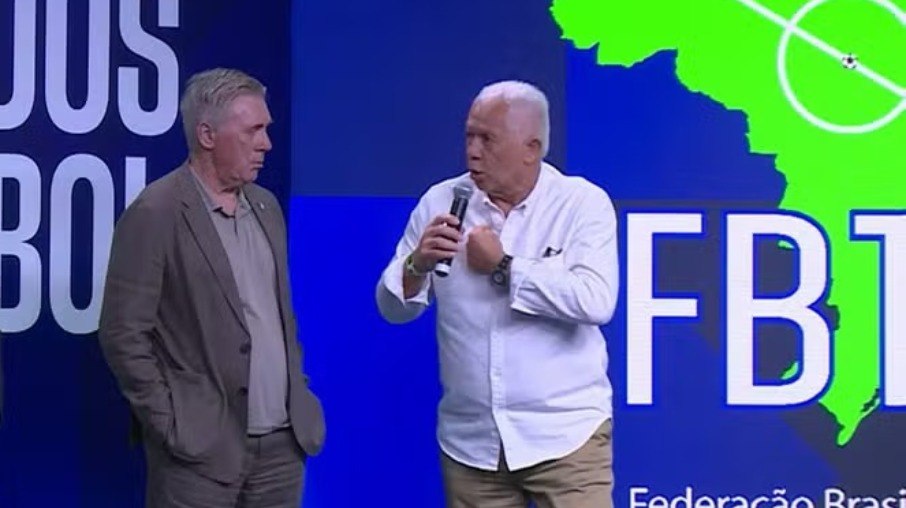 Leão critica técnicos estrangeiros no Brasil ao lado de Ancelotti Leão critica técnicos estrangeiros no Brasil ao lado de Ancelotti