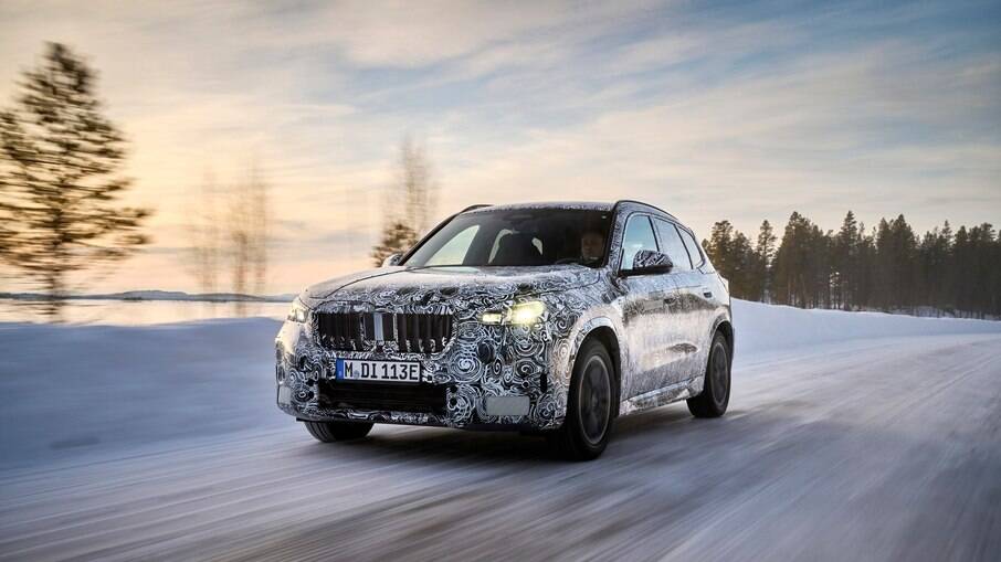 BMW iX1 em testes na Suécia