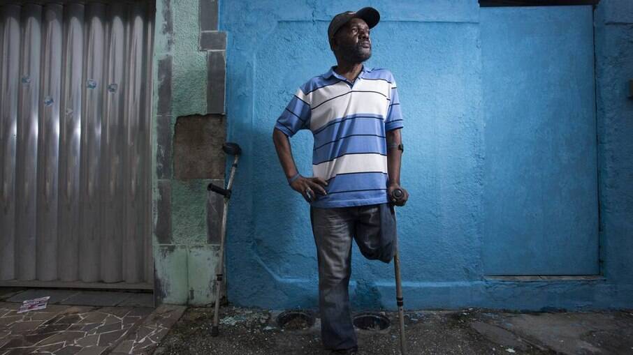Ademir de Almeida, de 64 anos, espera aposentadoria por invalidez desde fevereiro de 2021