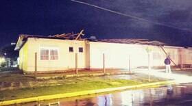 Vento destrói telhado de hospital no Rio Grande do Sul