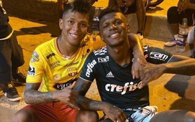 Arboleda aparece com camisa do Palmeiras