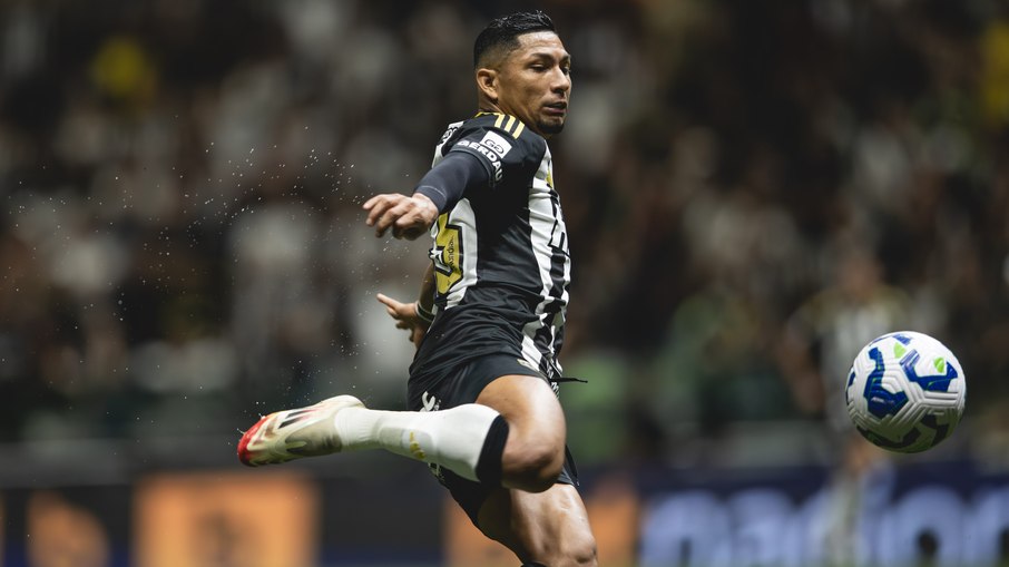 Rony durante a partida entre Atlético e Cruzeiro