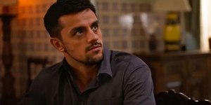 Felipe Simas aceita convite da Globo e fecha papel em nova novela