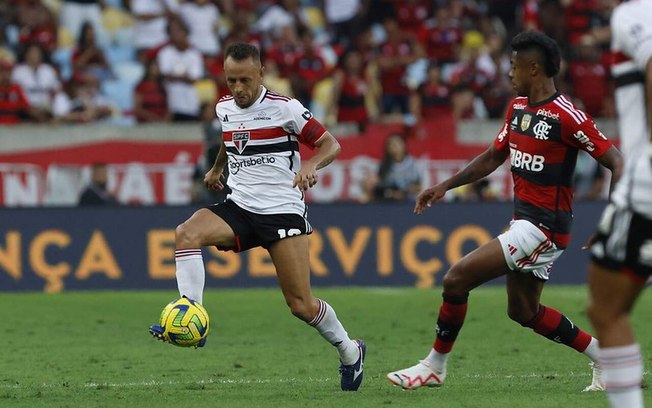 Rafinha evita falar de renovação no São Paulo