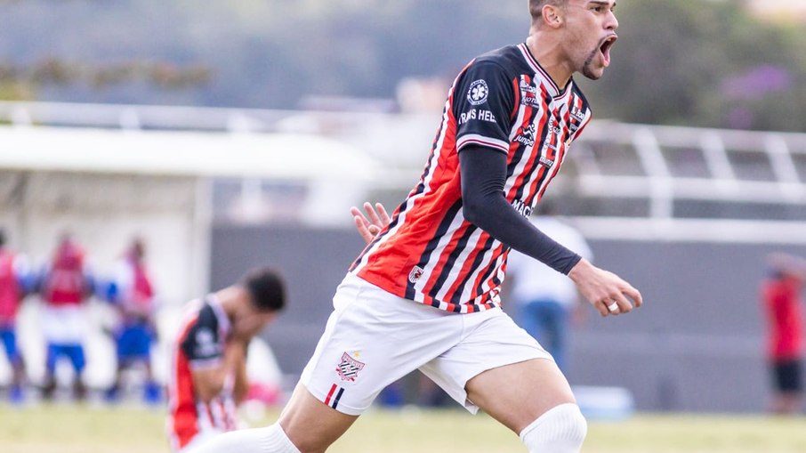 Vinícius Caveira soma 5 gols com a camisa do Paulista na Segunda Divisão. Vinícius Caveira soma 5 gols com a camisa do Paulista na Segunda Divisão.