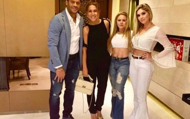 Camila, a mãe Rayssa, Iran e Hulk