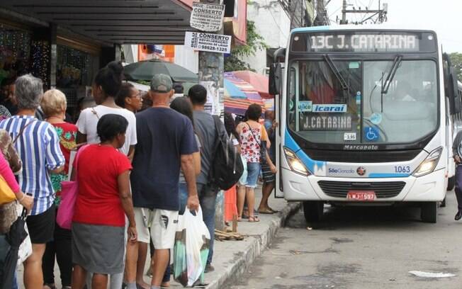 Mudanças nas rotas das linhas de ônibus prejudica os moradores da região, obrigados a se deslocar mais