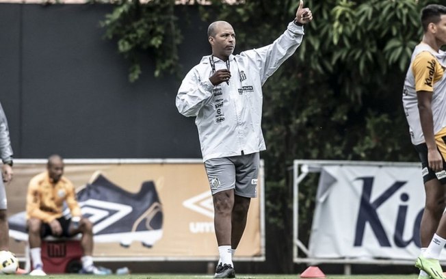Santos passa confiança a Orlando Ribeiro em momento de incerteza