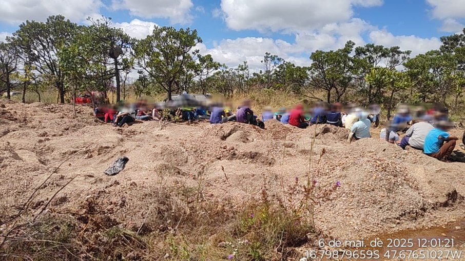 70 pessoas foram detidas por garimpo ilegal em Goiás 70 pessoas foram detidas por garimpo ilegal em Goiás