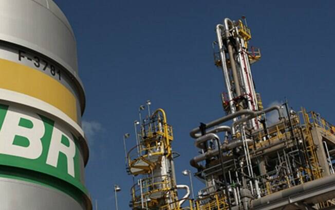 Objetivo da venda das refinarias da Petrobras é estimular a competição