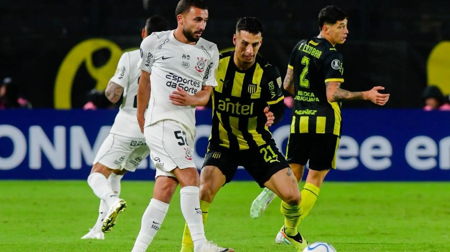Peñarol e Corinthians empataram em 1 a 1 nesta quinta (21) Peñarol e Corinthians empataram em 1 a 1 nesta quinta (21)