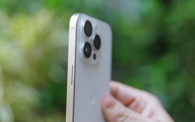 Teste de som | iPhone 15 Pro tem som estéreo com bons graves