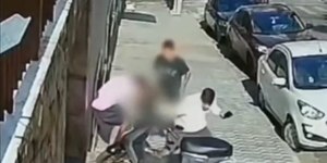 SP: vídeo mostra jovens agredindo morador de rua em bairro nobre