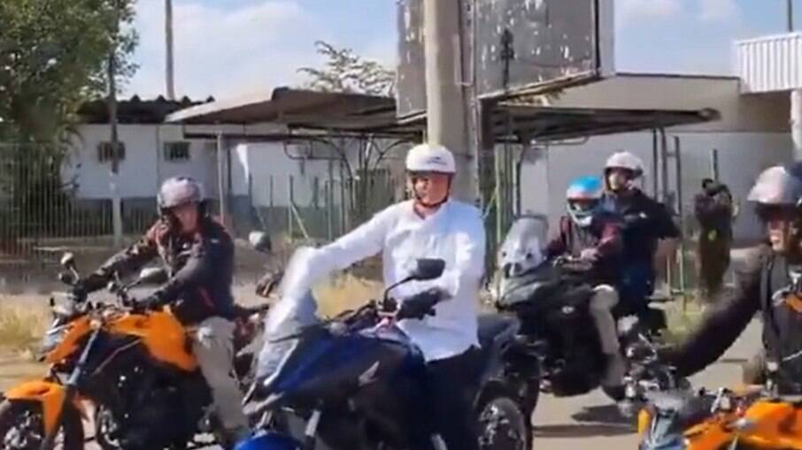 Presidente Jair Bolsonaro na motociata 