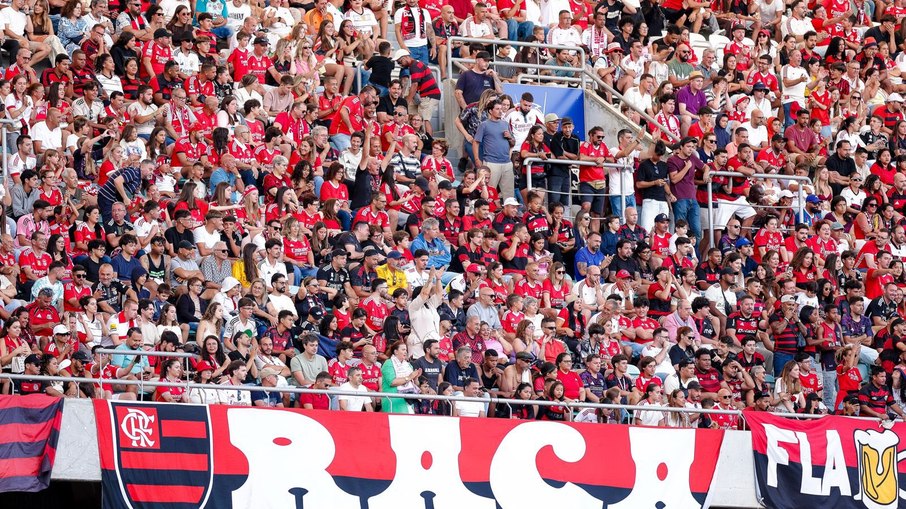Torcida do Flamengo lotou o estádio em Algarve 