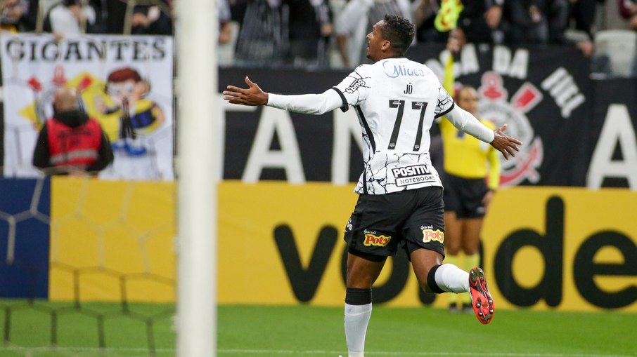 Ídolo do Corinthians, Jô lança grupo de samba após se aposentar