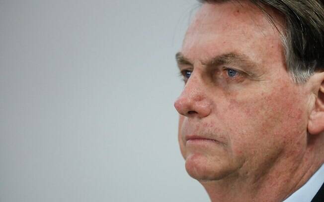 Presidente Jair Bolsonaro está com sintomas da Covid-19 desde o final de semana