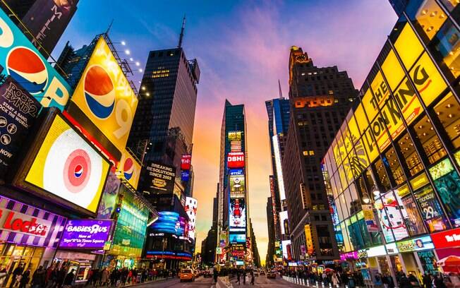 A Times Square é um marco referencial da cidade e não poderia faltar na lista de passeios em Nova York de graça