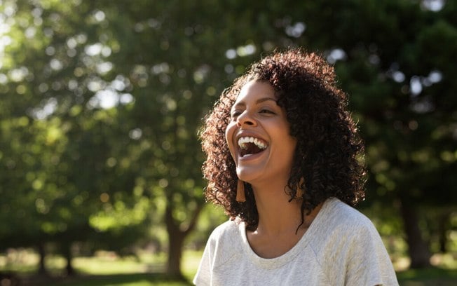 Conheça os benefícios do riso para a saúde física e mental