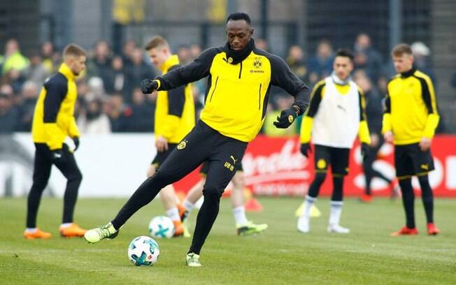 Usain Bolt durante sessão de treinos no Borussia Dortmund
