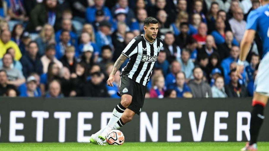 Bruno Guimarães está próximo de renovar com o Newcastle