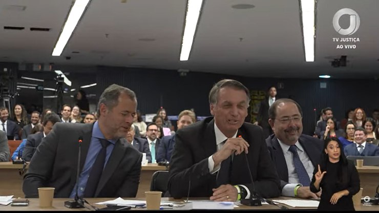 Bolsonaro convida Moraes para ser seu vice em 2026