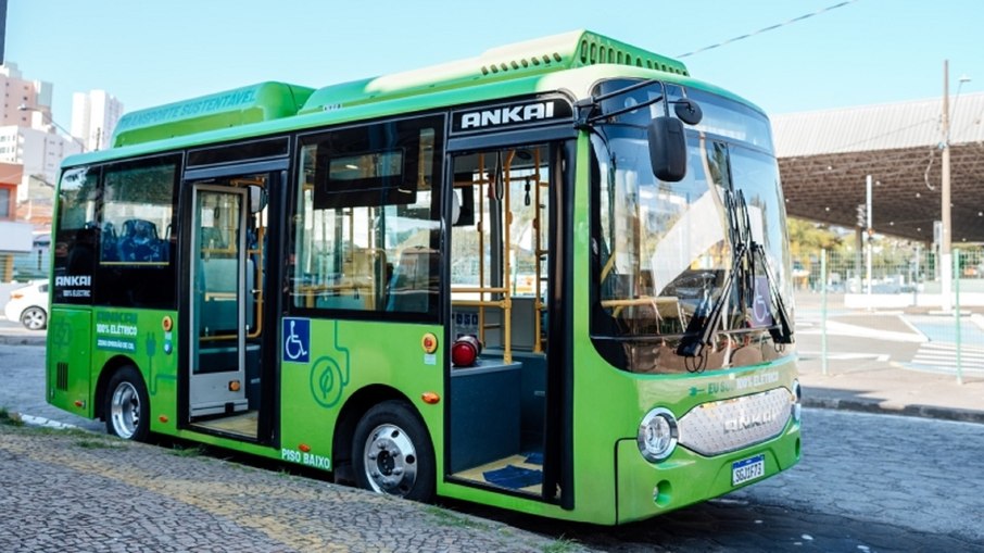 Mais de 1.700 passageiros utilizaram o micro-ônibus ao longo do período de testes Mais de 1.700 passageiros utilizaram o micro-ônibus ao longo do período de testes