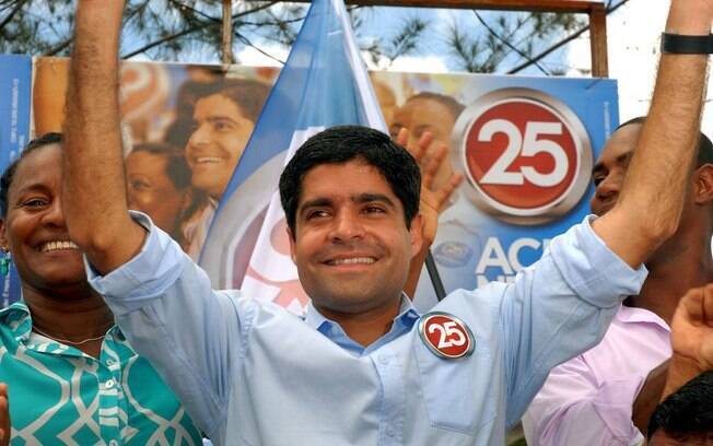 ACM Neto foi reeleito prefeito de Salvador (BA) com cerca de 74% dos votos válidos; vice foi substituída