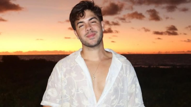 Influenciador%20Alvaro%20%C3%A9%20escalado%20para%20o%20%22Dan%C3%A7a%20dos%20Famosos%22