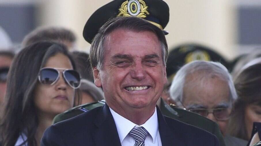 Presidente Jair Bolsonaro (sem partido) participou de um desfile militar com veículos blindados e tanques de guerra em Brasília. 