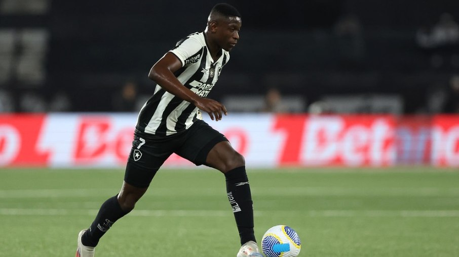 Botafogo encara o Atlético-GO fora de casa, pelo Brasileirão