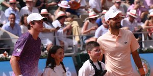 Com virada histórica, João Fonseca bate Djokovic em Roland Garros