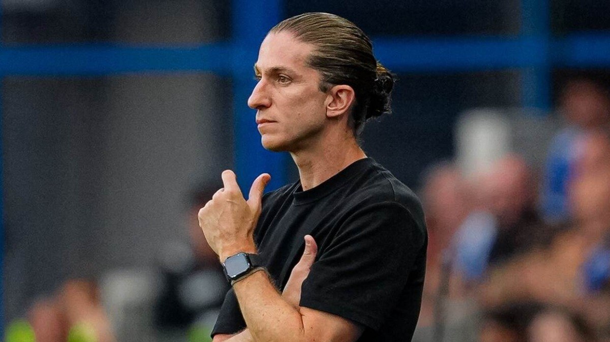 Franc%C3%AAs%3A%20time%20de%20Filipe%20Lu%C3%ADs%20empata%20com%20Strasbourg%20