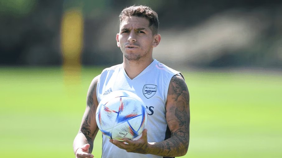 Lucas Torreira, da Seleção Uruguaia, é atacado em shopping na Turquia