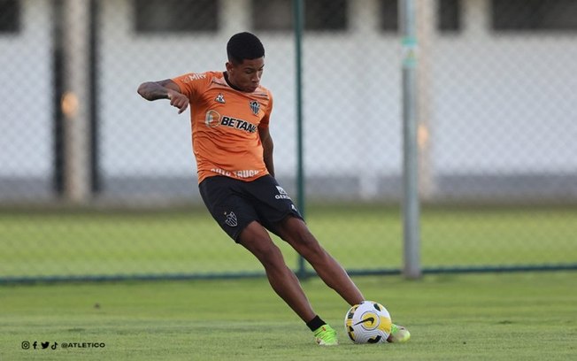De volta, Sávio vira opção do Atlético-MG para encarar o Flamengo