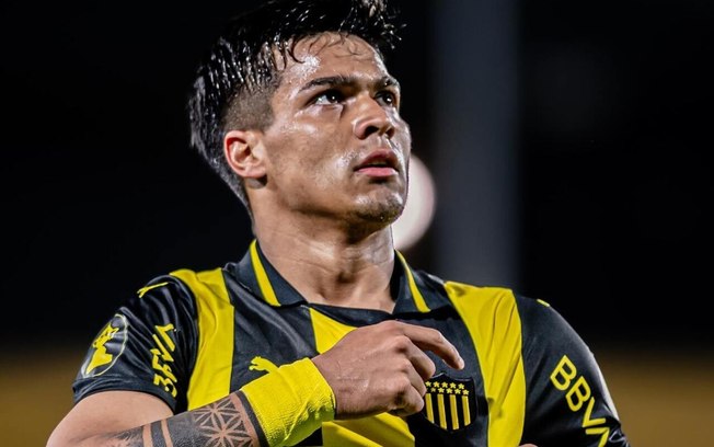 Arezo não teve destaque no Grêmio Arezo não teve destaque no Grêmio