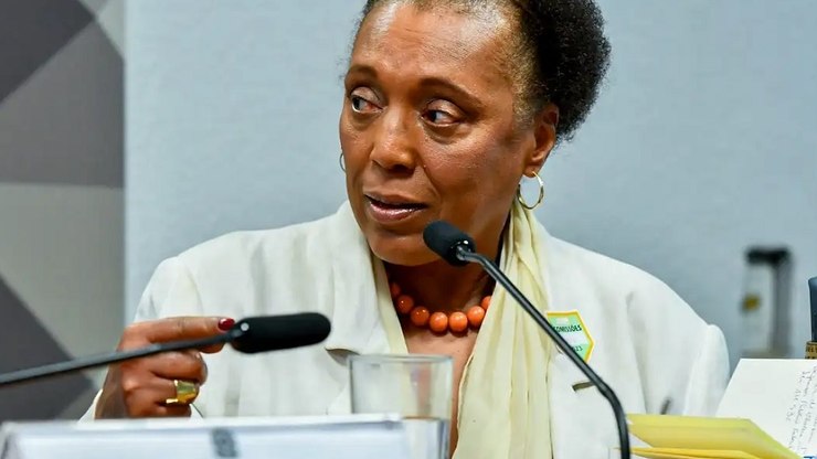 Ministra do TSE, Vera Lúcia Santana é vítima de racismo em Brasília