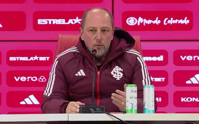 Alessandro Barcellos, presidente do Internacional, em coletiva
