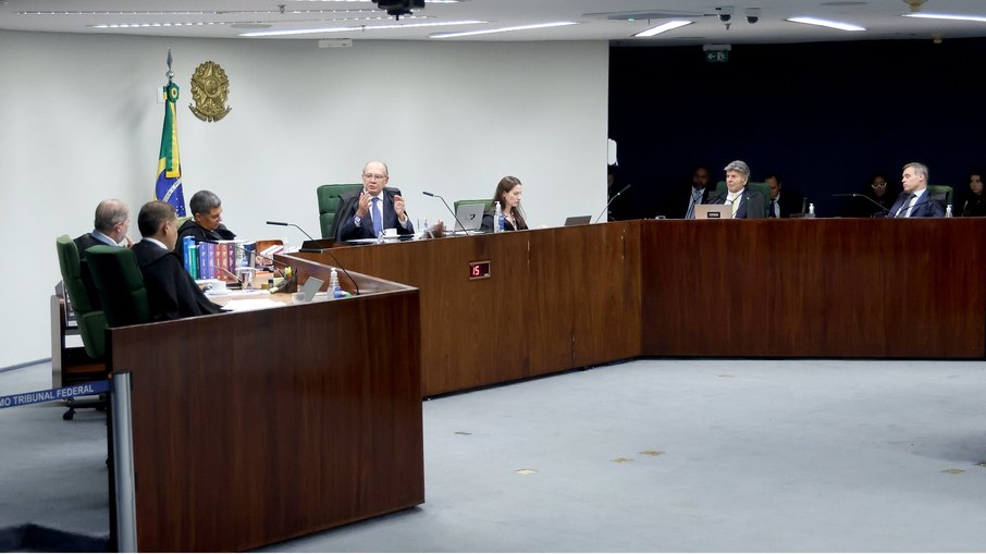 Segunda Turma do STF, reunida para julgamento